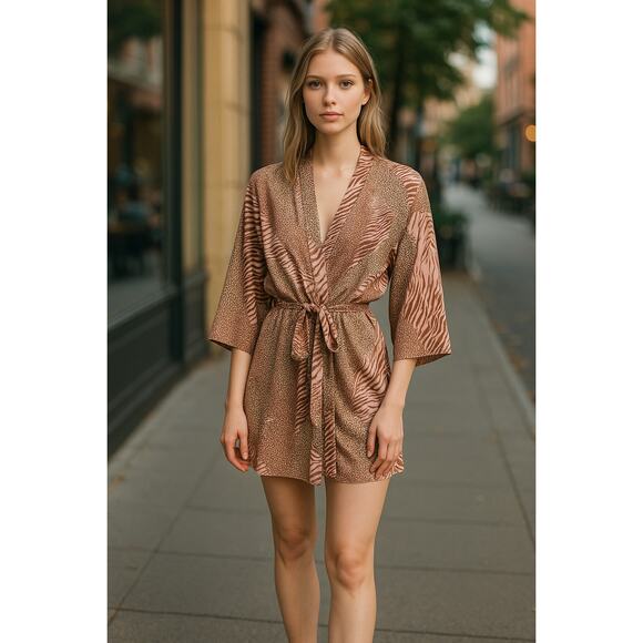 Vintage Natori Robe Size L Silky Satin Animal Print Private Luxuries Sleepwear - Picture 6 of 6